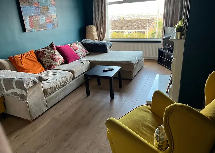 Bellevue Bungalow - Comfortable Home With Amazing Views